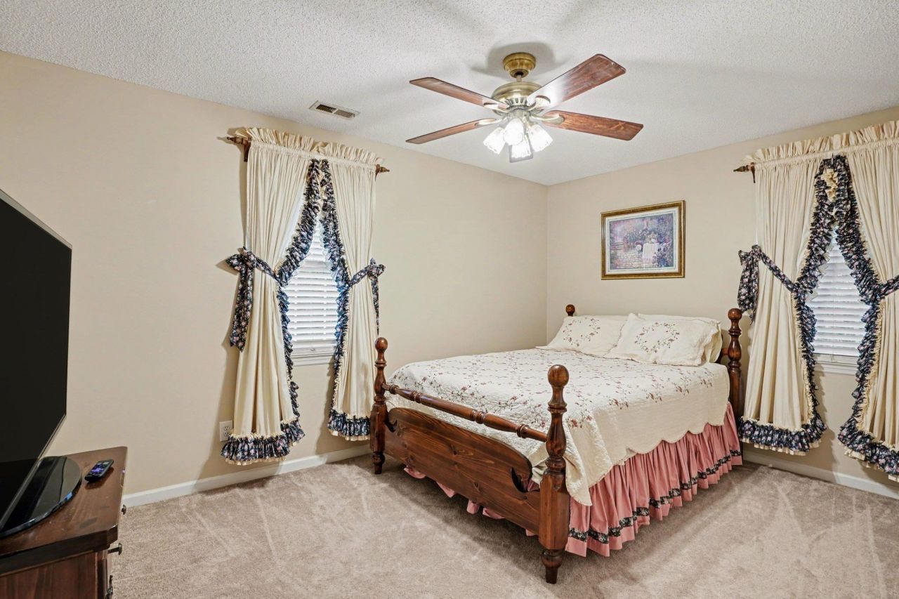 753 Robin Dr.  Photo 21