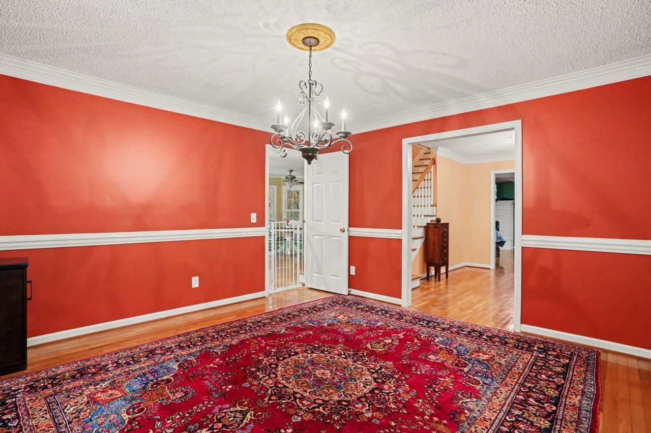 753 Robin Dr.  Photo 8