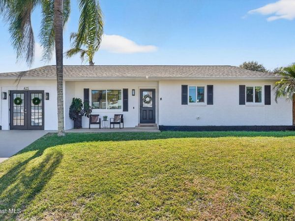 425 Via Valencia Court , Merritt Island, FL 32953