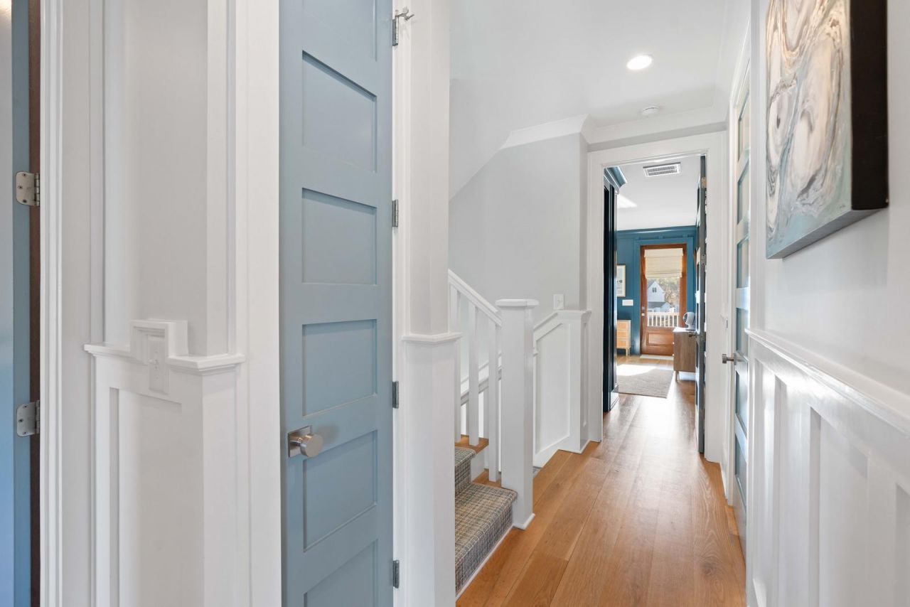 1300 Penshell Place Photo 31