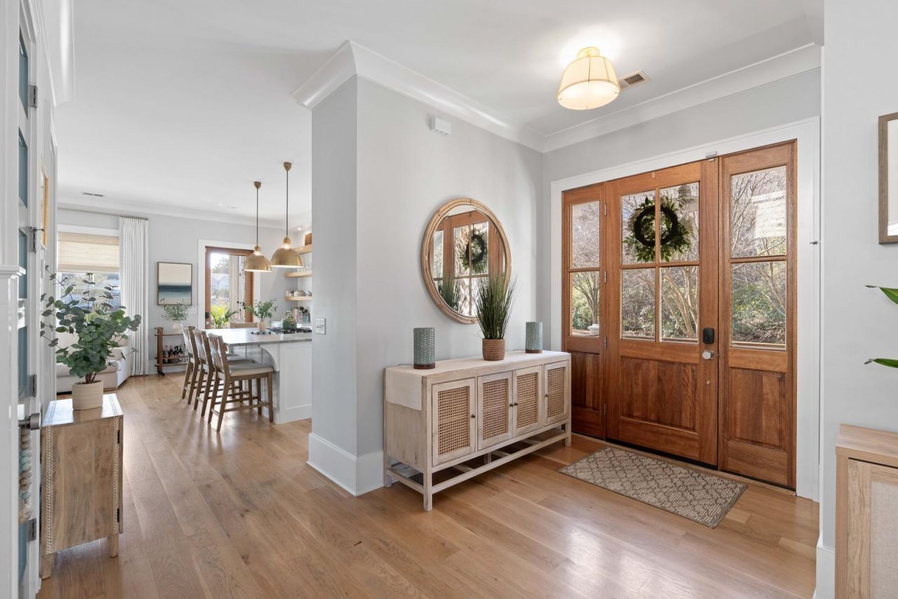 1300 Penshell Place Photo 8