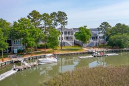 1047 Hills Plantation Drive photo 4