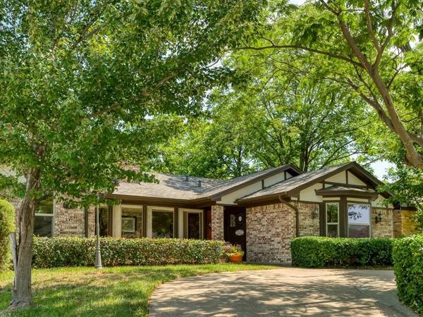 1104 Forest Ridge Drive, Bedford, TX 76022