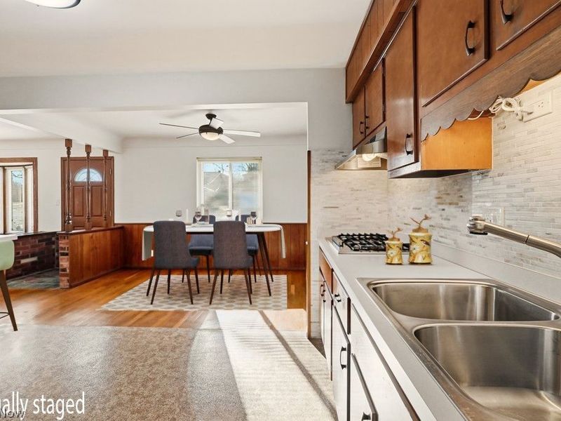 5504 Carol Jean Boulevard , Garfield Heights, OH 44125 Photo 6