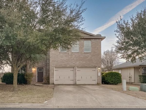 201 Creek Ledge DR, Hutto, TX 78634