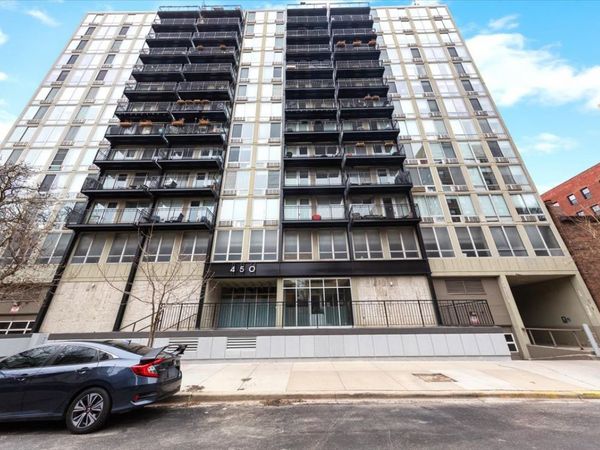 450 W Briar Place, Unit 11A, Chicago, IL 60657