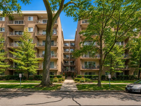 411 Ashland Avenue, Unit 1A, River Forest, IL 60305