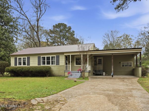 223 S Park Drive, Jackson, MS 39211