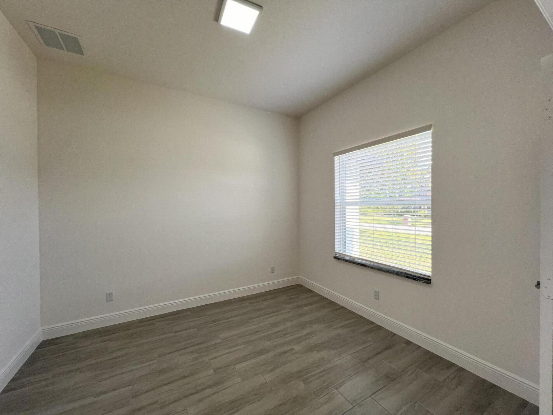 1031 SW Du Bois Avenue, Port Saint Lucie, FL 34953 Photo