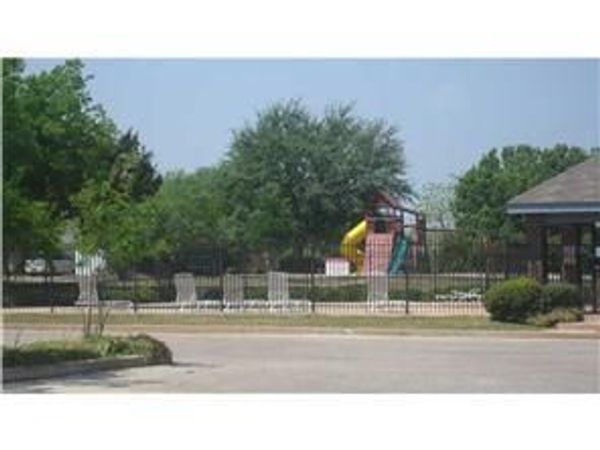 1610 Parkwood DR, Leander, TX 78641