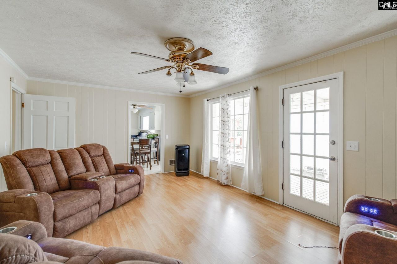 838 Gardendale Drive  Photo 17