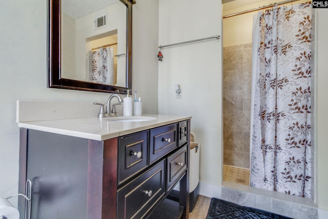 838 Gardendale Drive  Photo 32