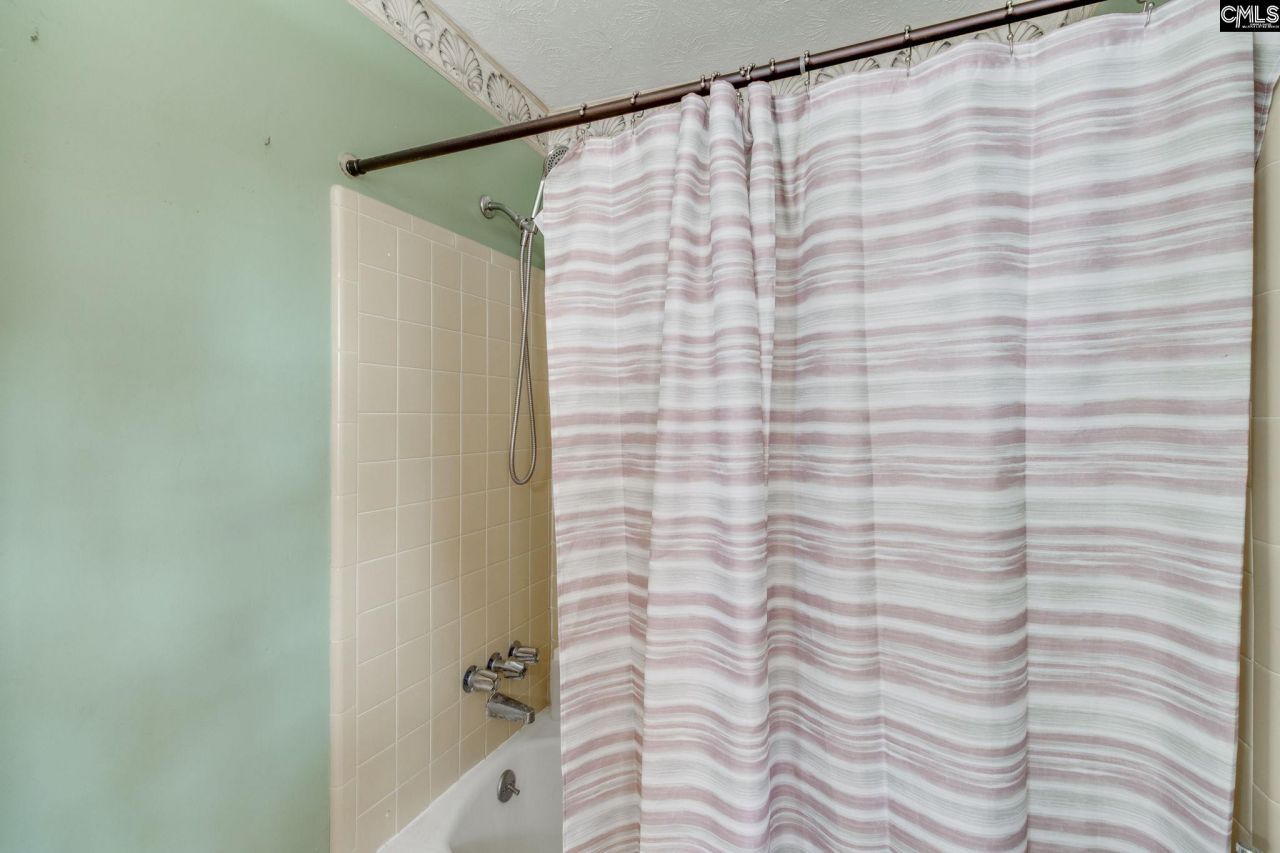 838 Gardendale Drive  Photo 34