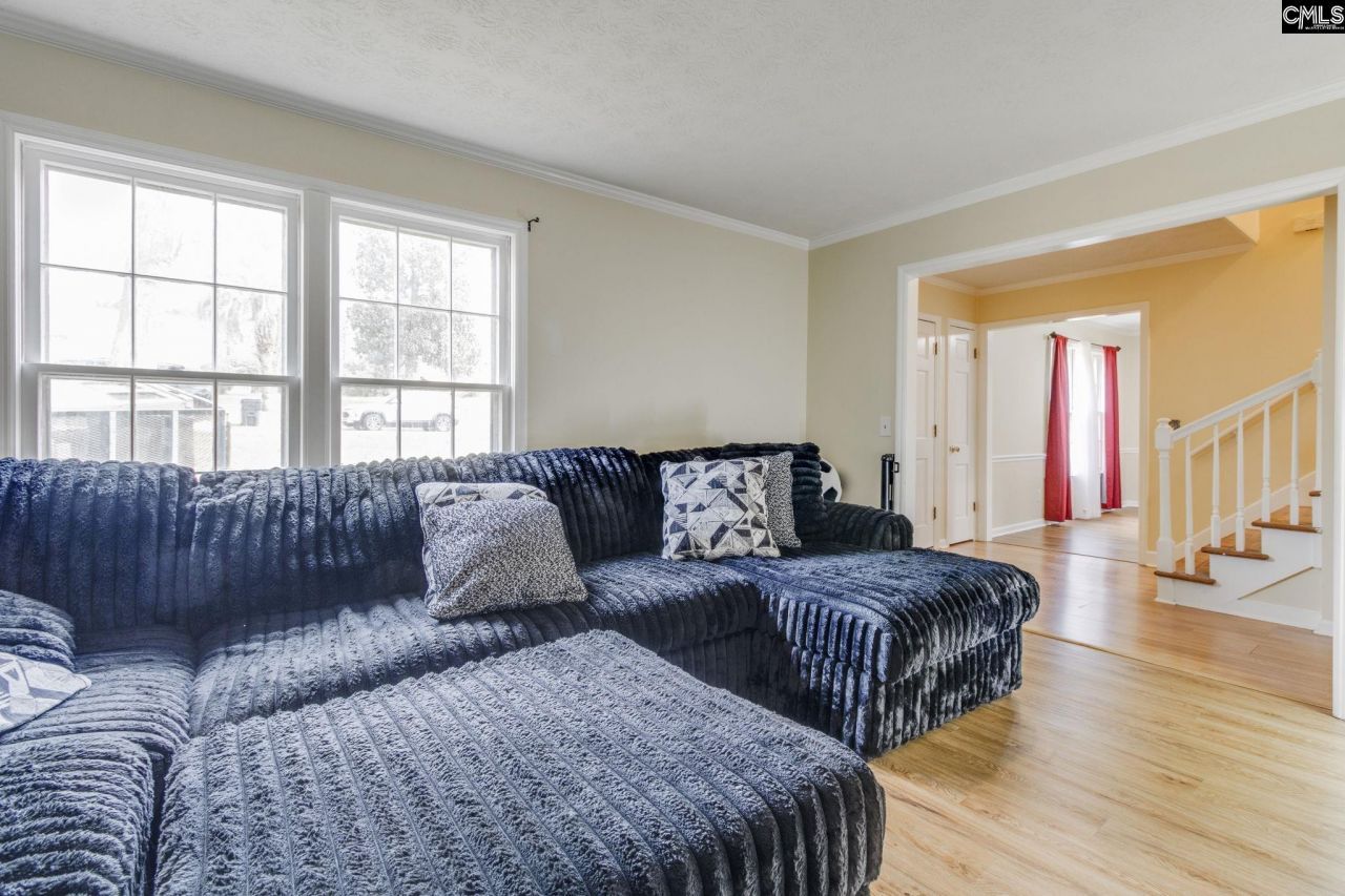 838 Gardendale Drive  Photo 7