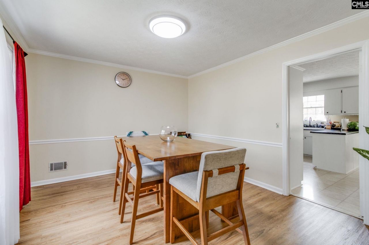 838 Gardendale Drive  Photo 8