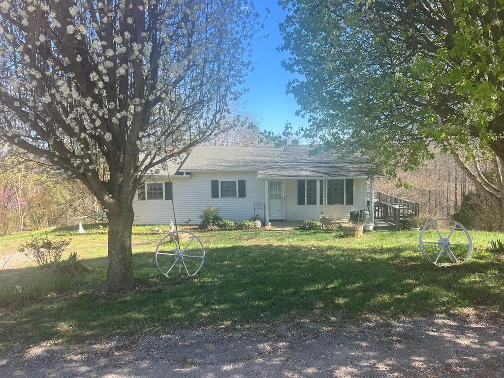 3133 Mt Union Road, Byrdstown, TN 38549 Main Photo