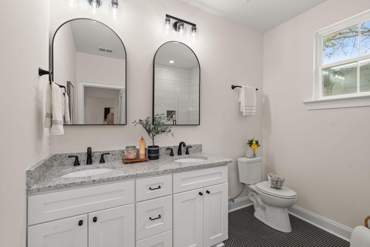 1937 Token Street Photo 17