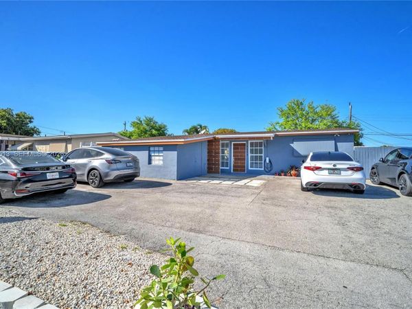 7151 Taft St, Hollywood, FL 33024