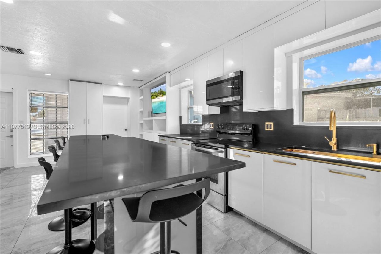 7151 Taft St, Hollywood, FL 33024 Photo