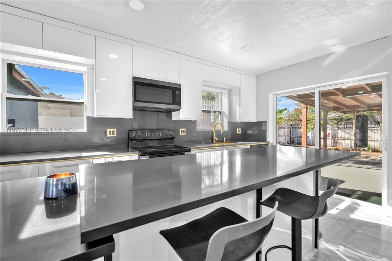 7151 Taft St, Hollywood, FL 33024 Photo