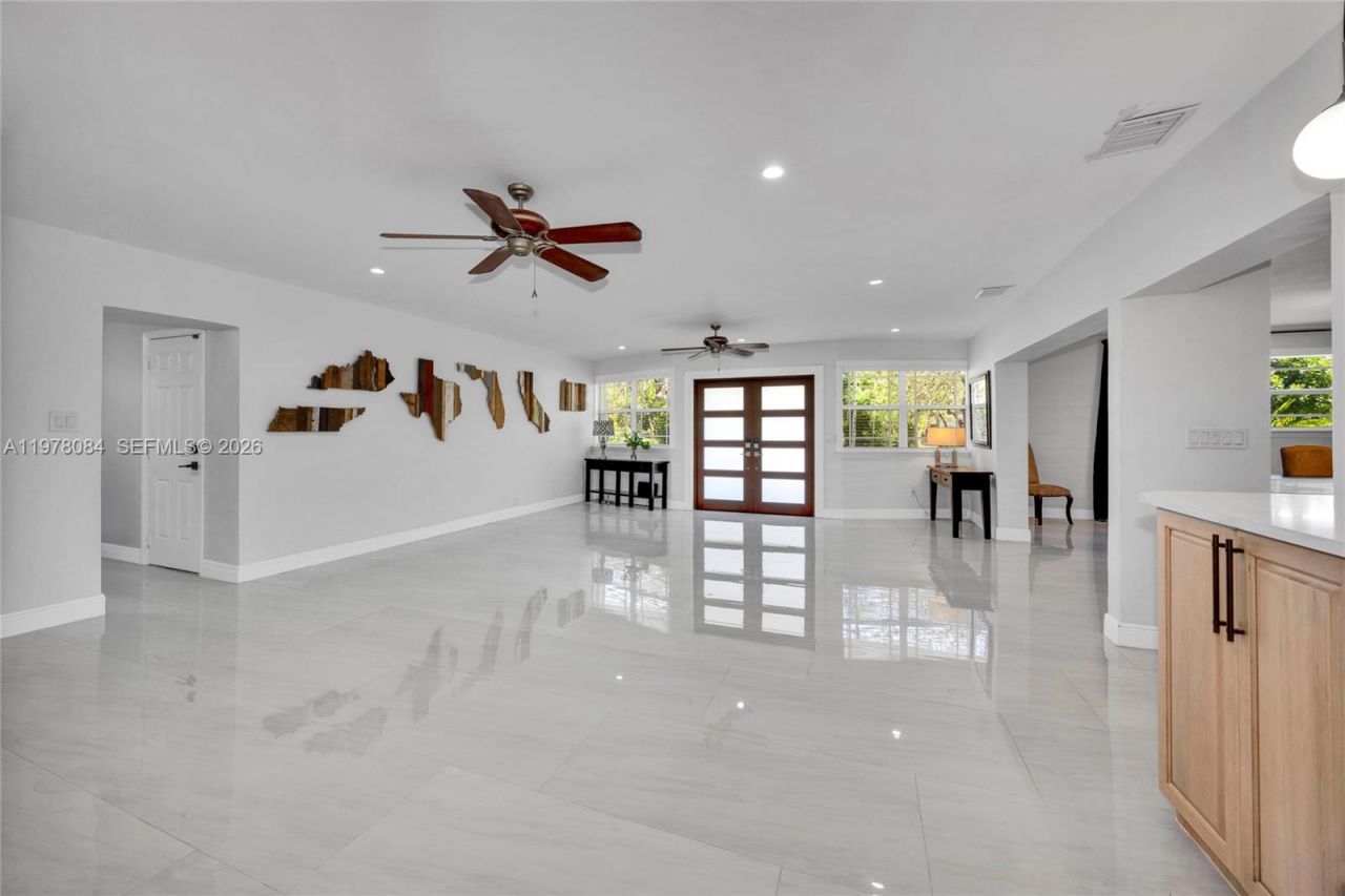 6904 SW 65th Ave, South Miami, FL 33143 Photo