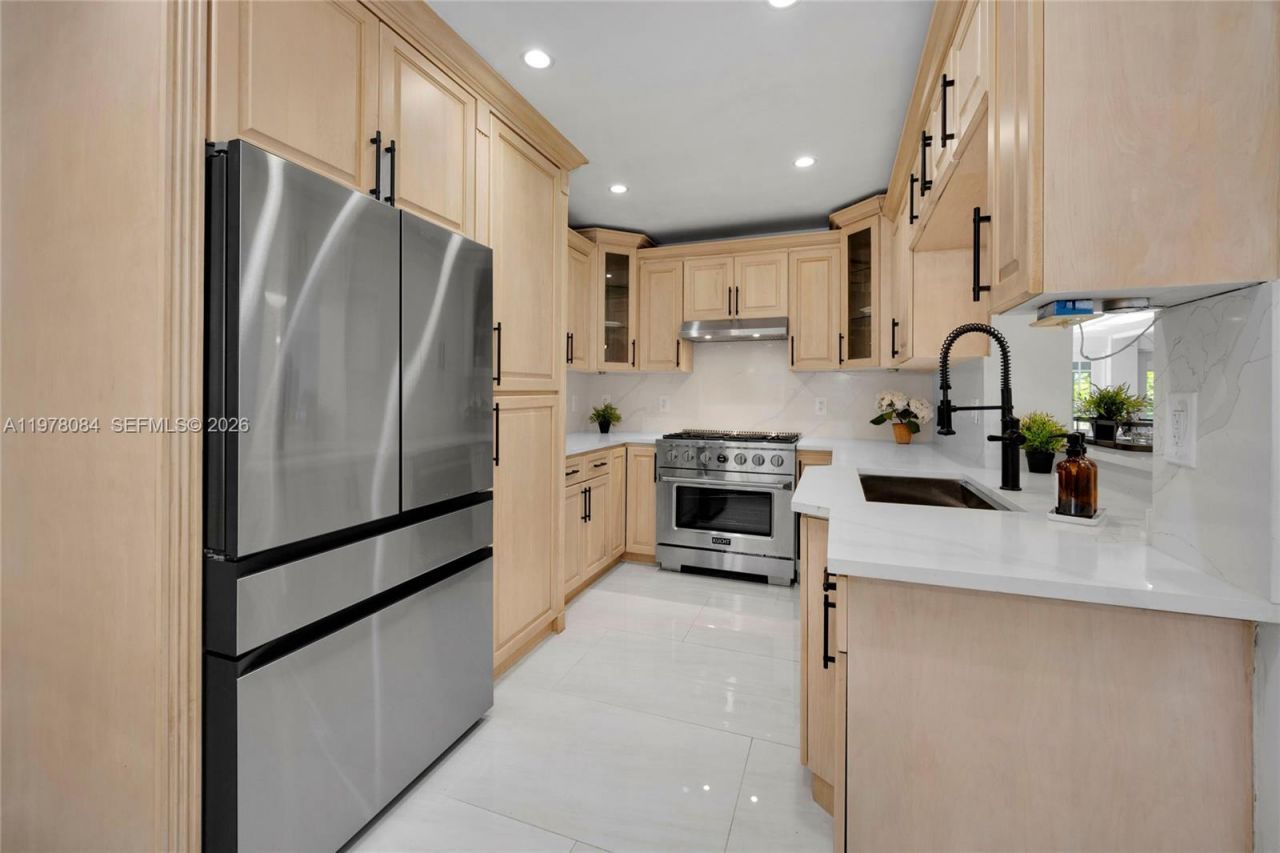 6904 SW 65th Ave , South Miami, FL 33143 Photo