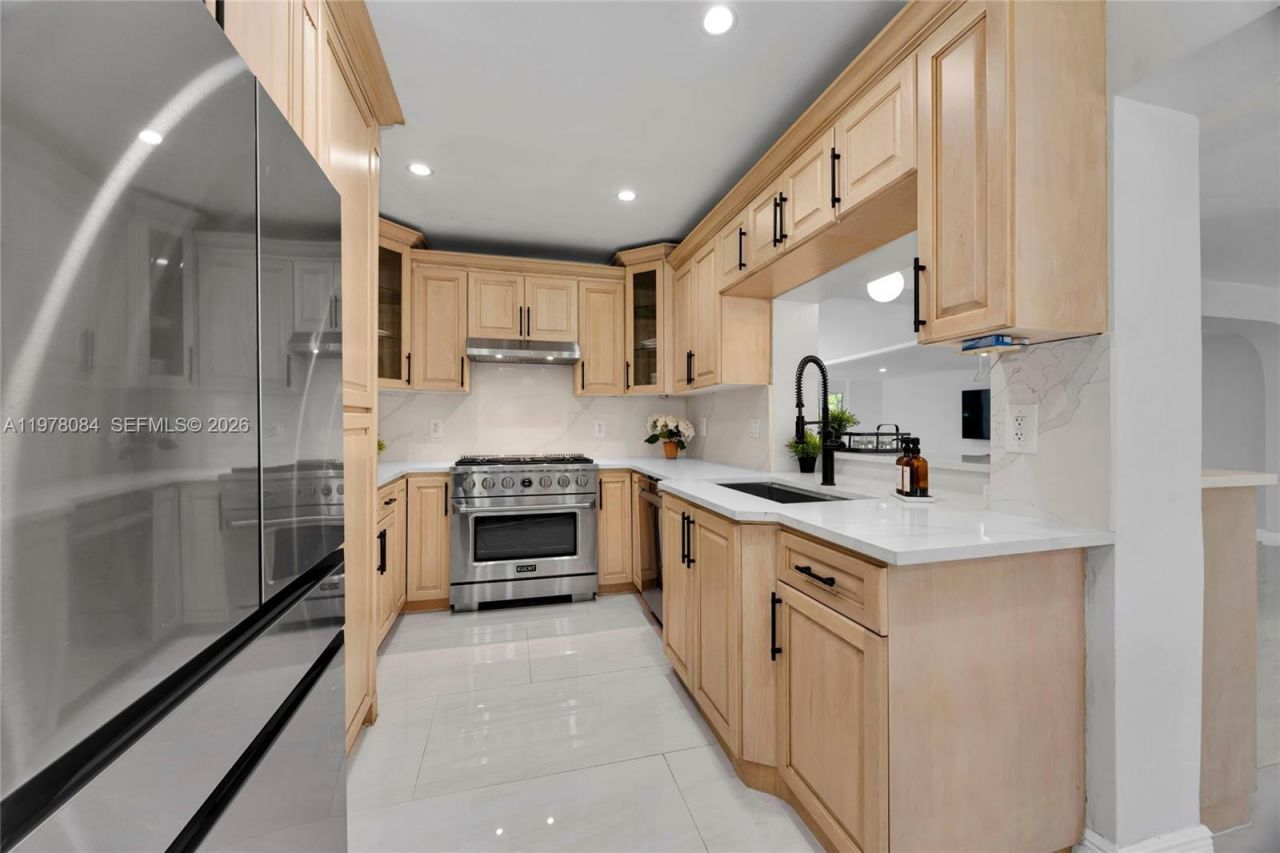 6904 SW 65th Ave , South Miami, FL 33143 Photo