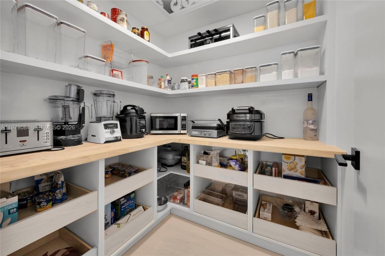 6904 SW 65th Ave, South Miami, FL 33143 Photo