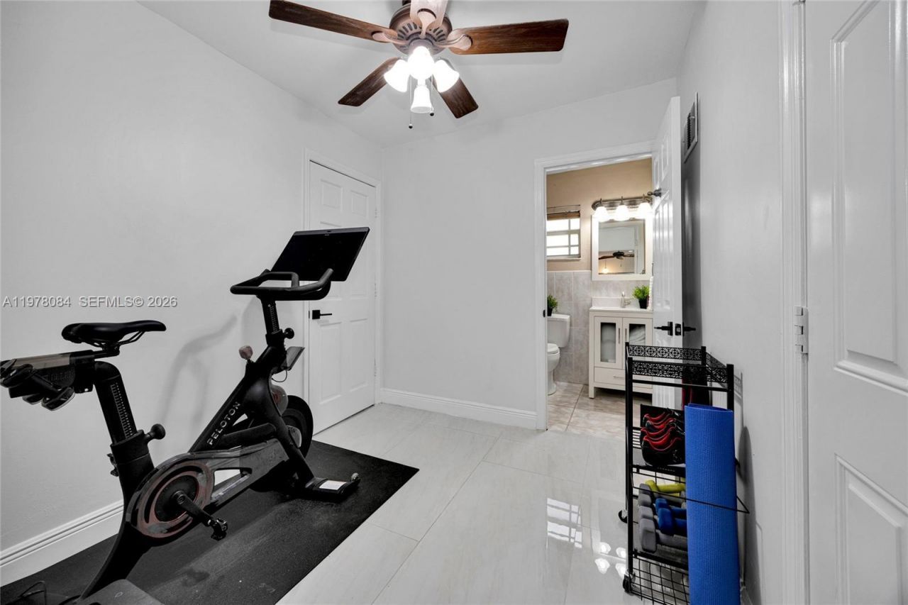 6904 SW 65th Ave, South Miami, FL 33143 Photo