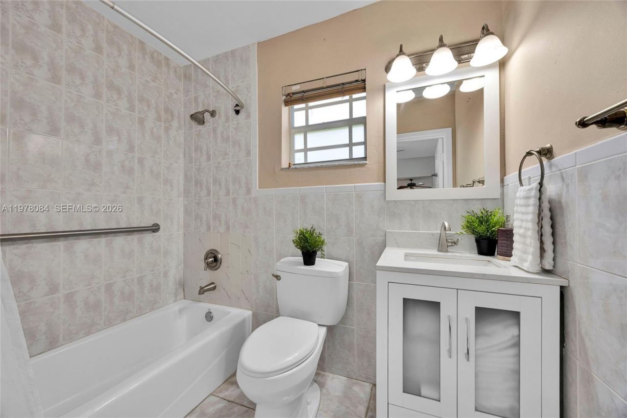 6904 SW 65th Ave , South Miami, FL 33143 Photo