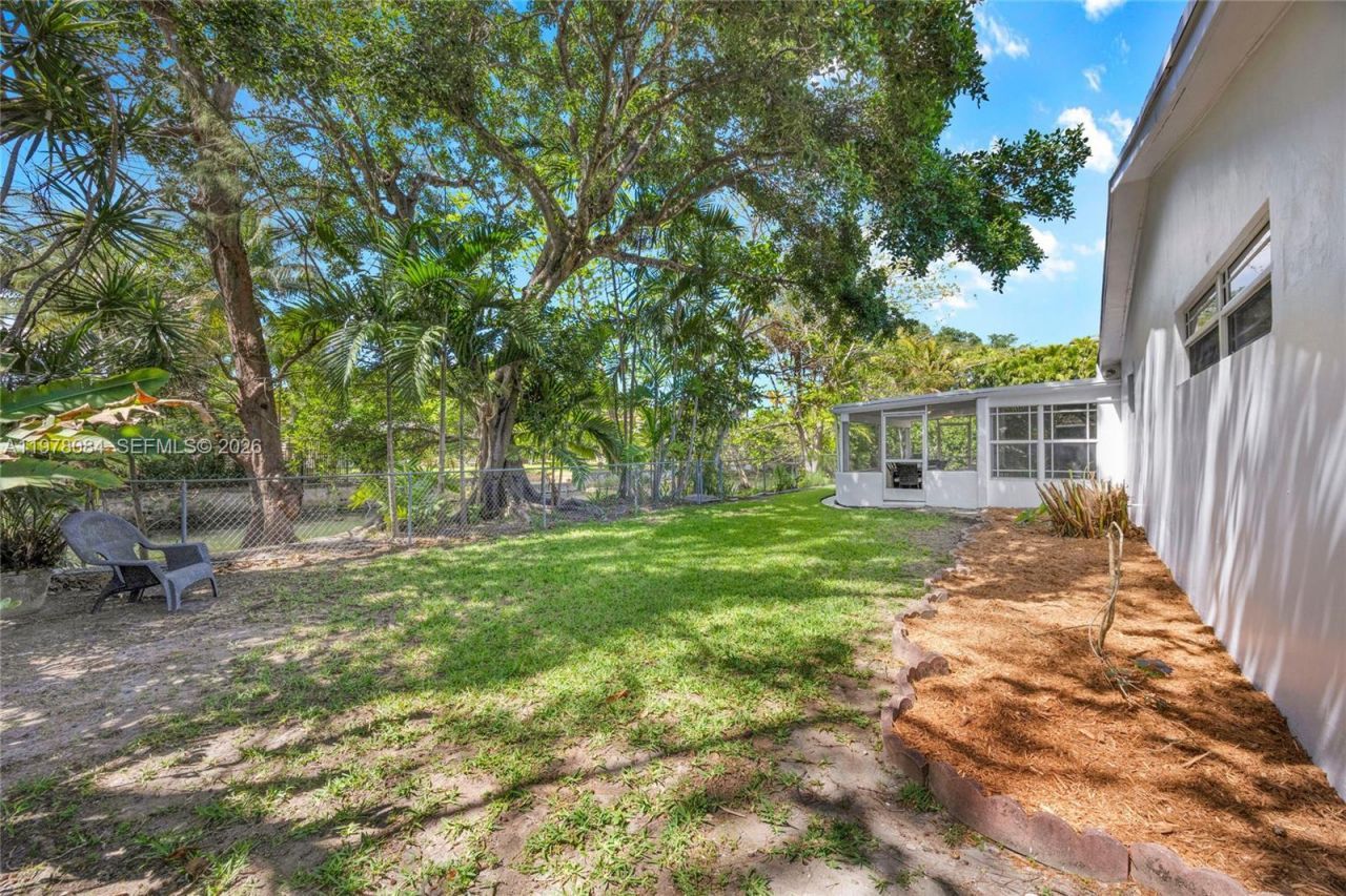 6904 SW 65th Ave, South Miami, FL 33143 Photo