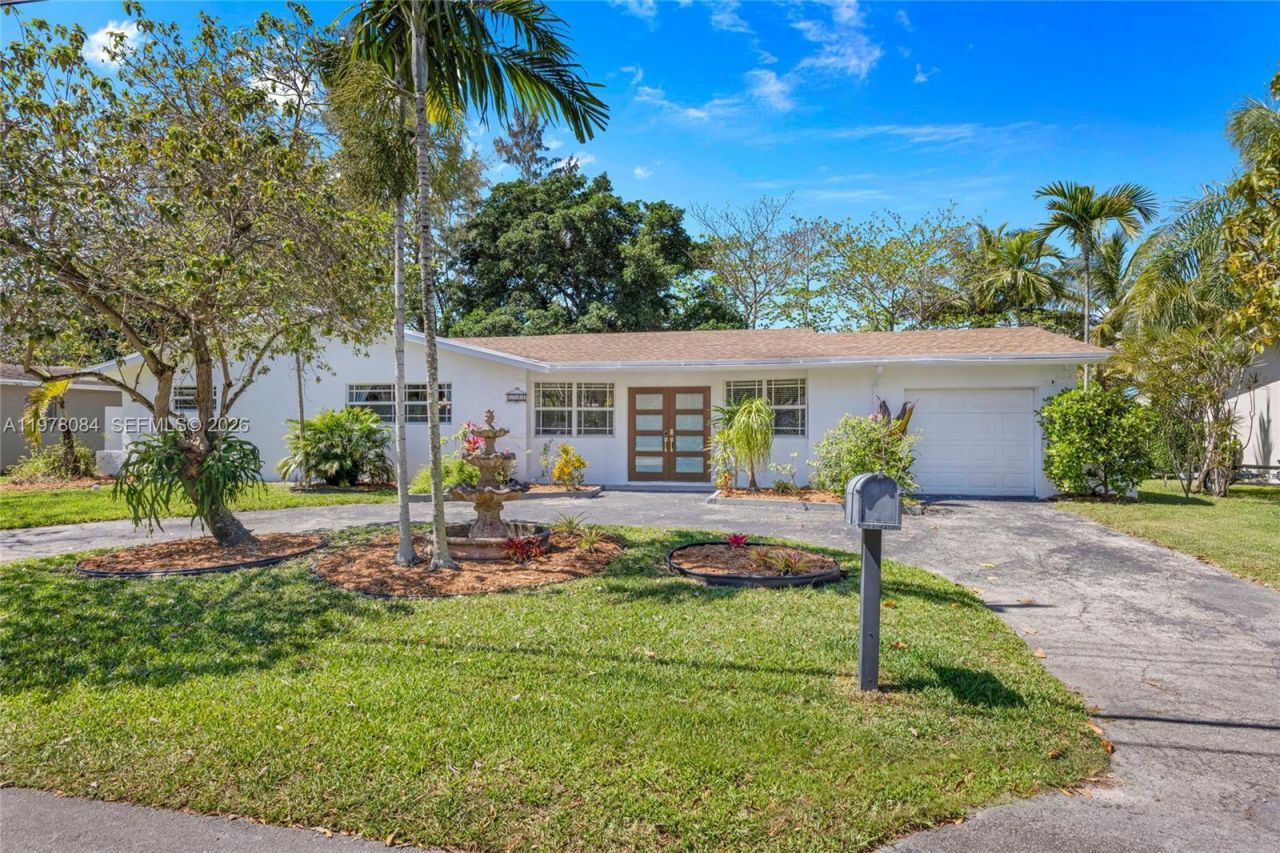 6904 SW 65th Ave, South Miami, FL 33143 Photo