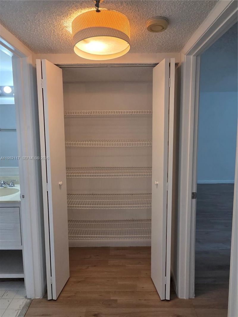 850 N Miami Ave , Unit W-605, Miami, FL 33136 Photo