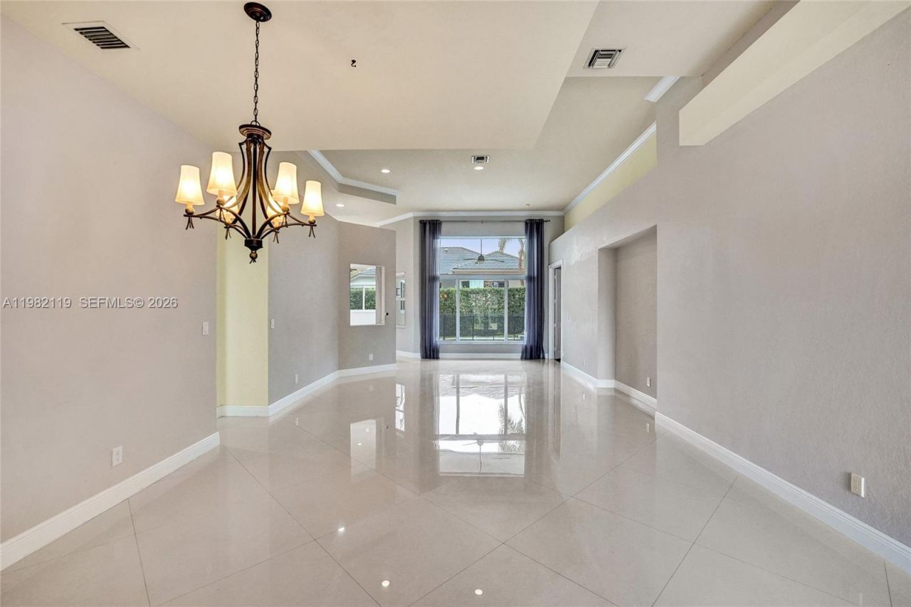 8006 N Savannah Cir, Davie, FL 33328 Photo