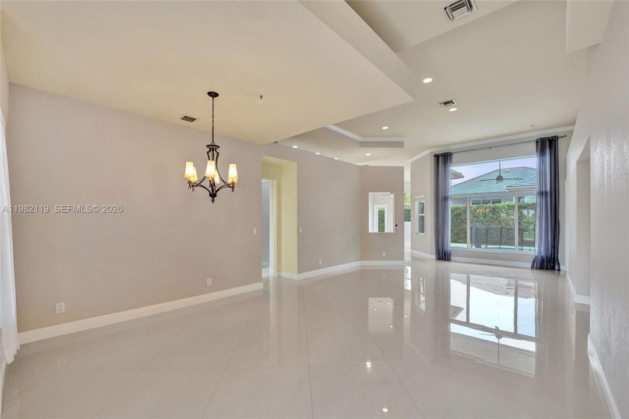 8006 N Savannah Cir, Davie, FL 33328 Photo