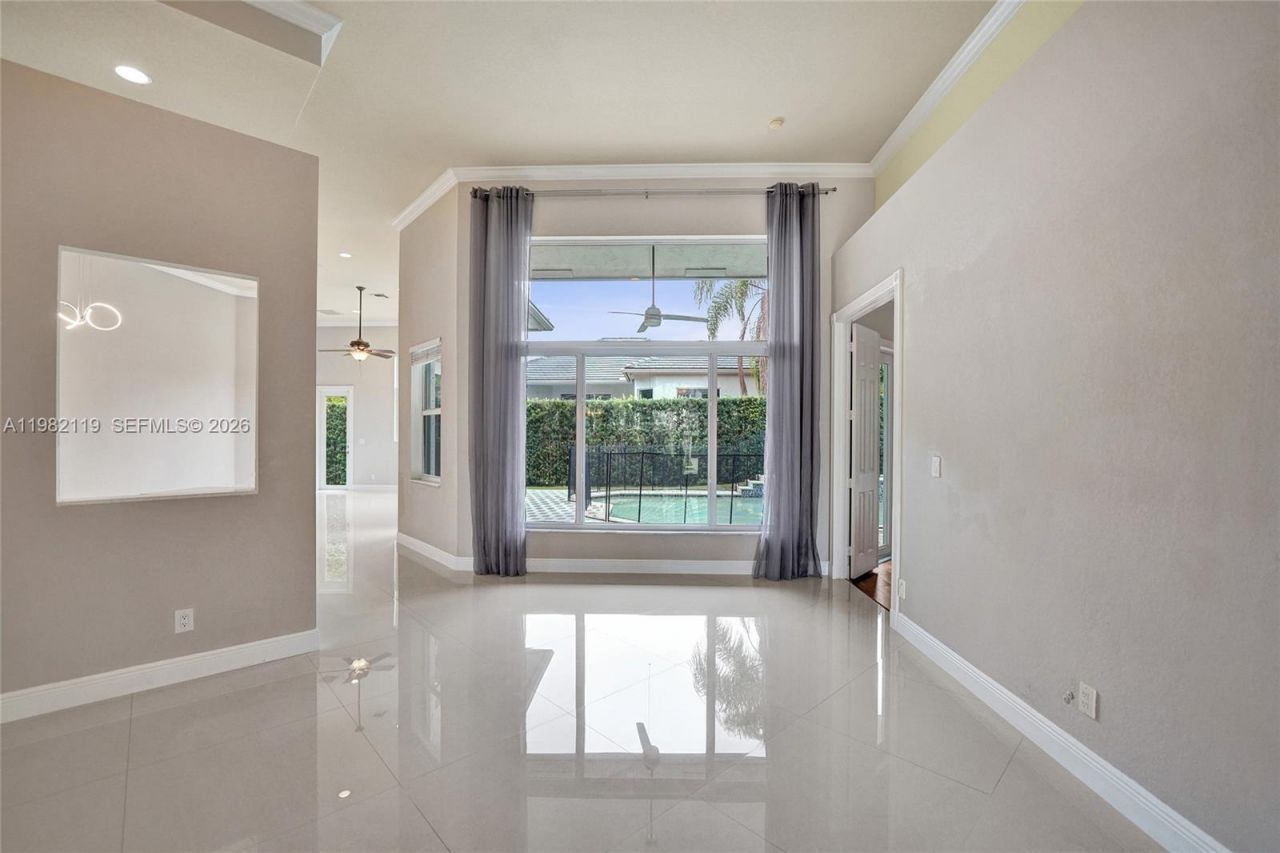 8006 N Savannah Cir, Davie, FL 33328 Photo