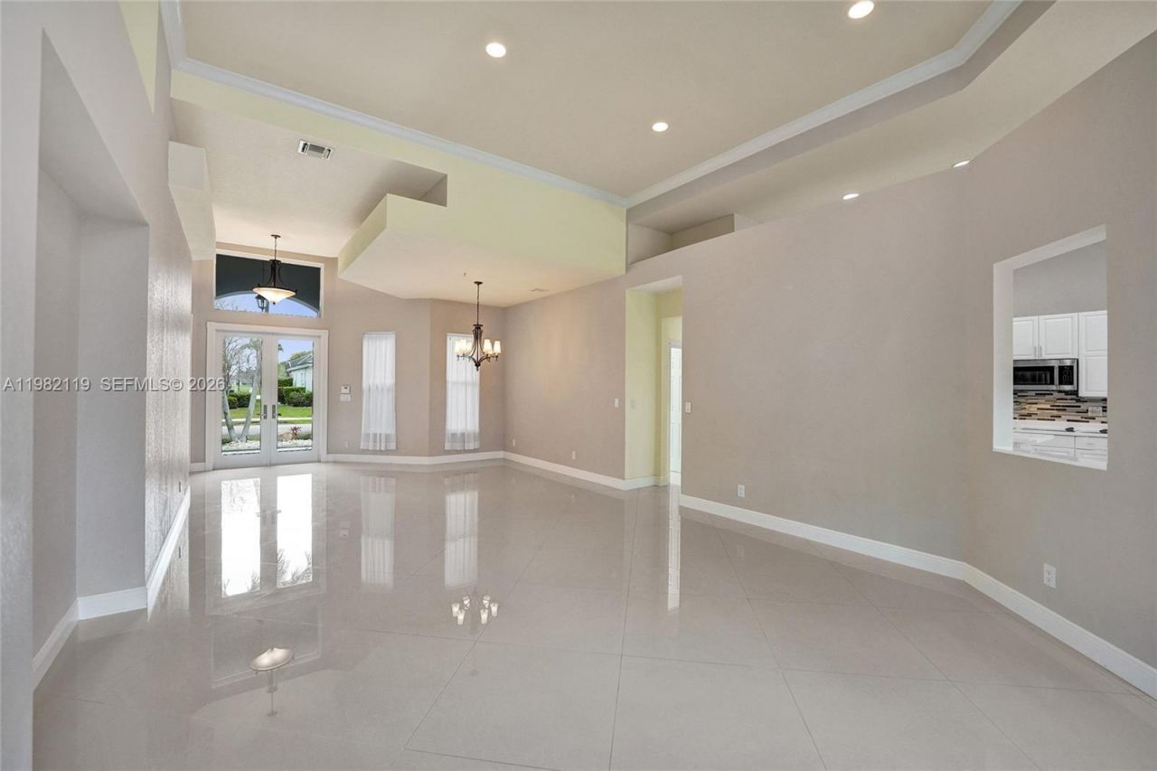 8006 N Savannah Cir, Davie, FL 33328 Photo