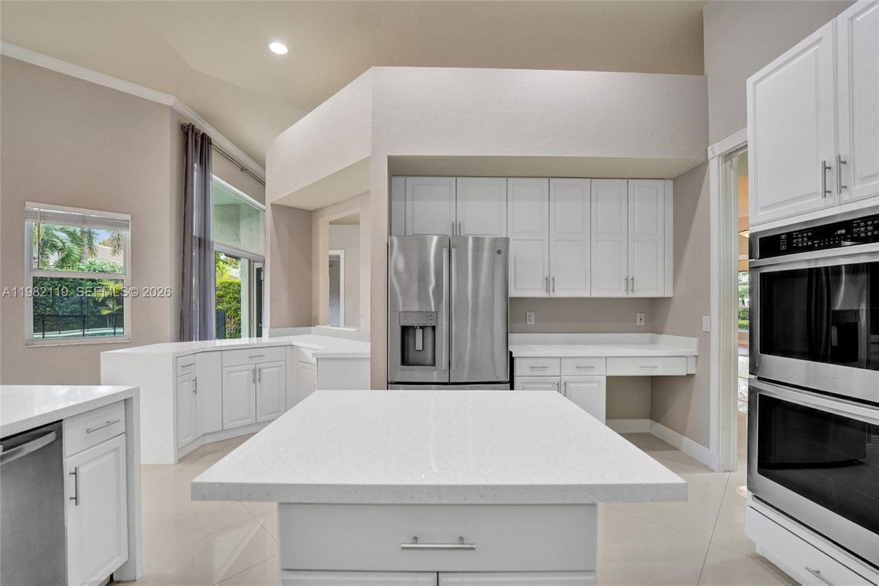 8006 N Savannah Cir, Davie, FL 33328 Photo