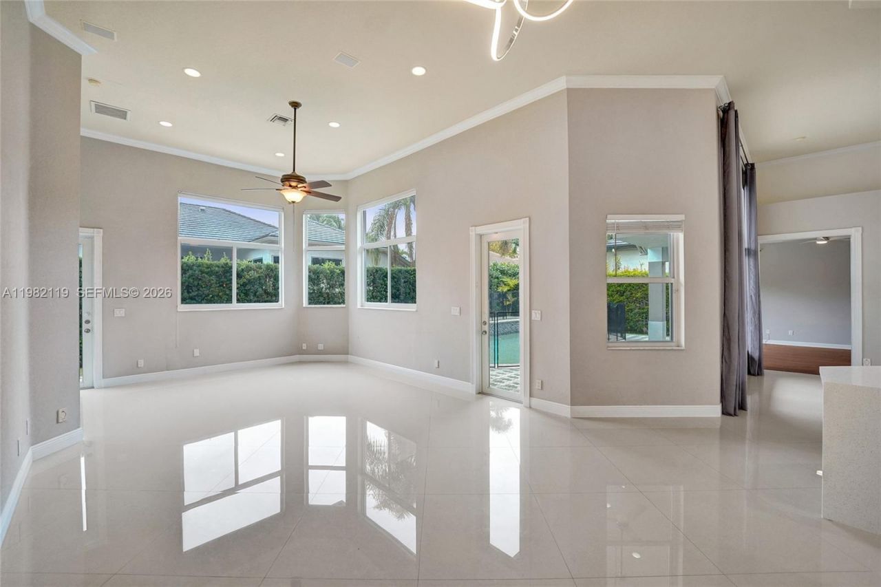 8006 N Savannah Cir, Davie, FL 33328 Photo