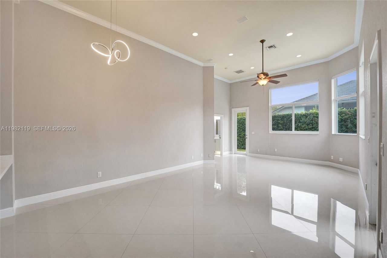 8006 N Savannah Cir, Davie, FL 33328 Photo