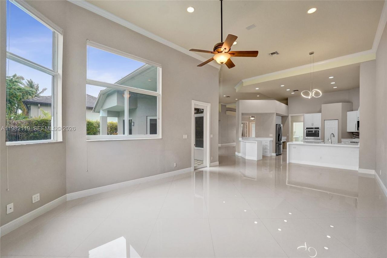 8006 N Savannah Cir, Davie, FL 33328 Photo