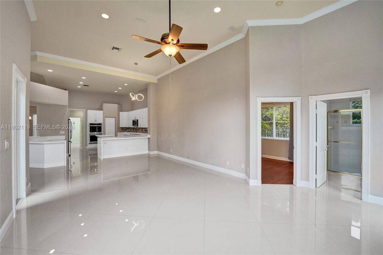 8006 N Savannah Cir, Davie, FL 33328 Photo