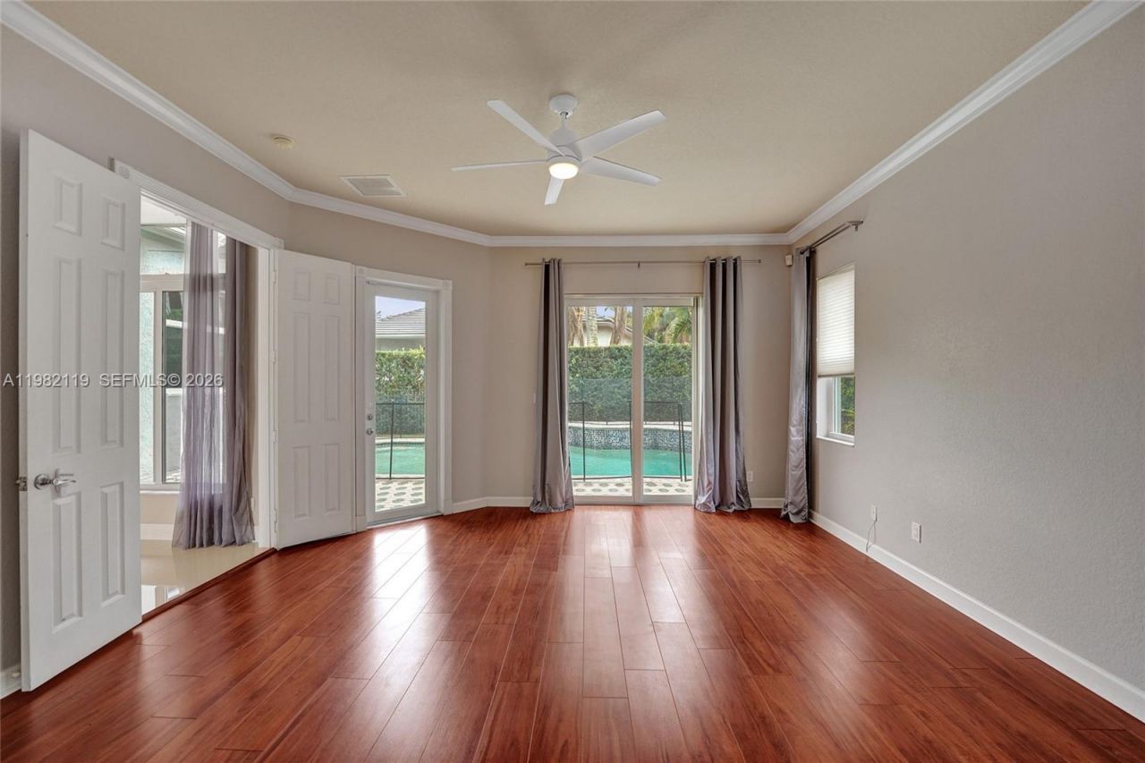 8006 N Savannah Cir, Davie, FL 33328 Photo