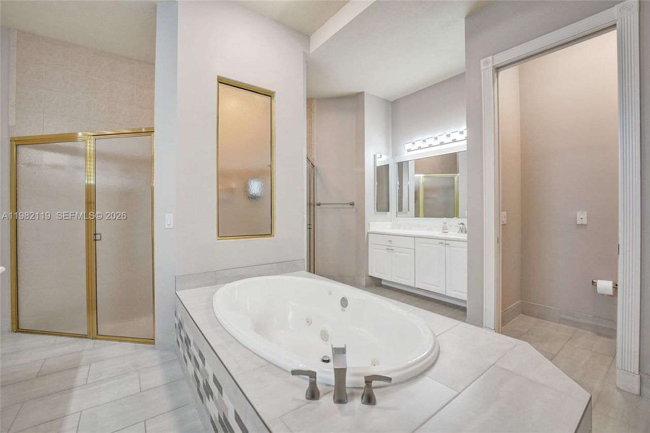 8006 N Savannah Cir, Davie, FL 33328 Photo