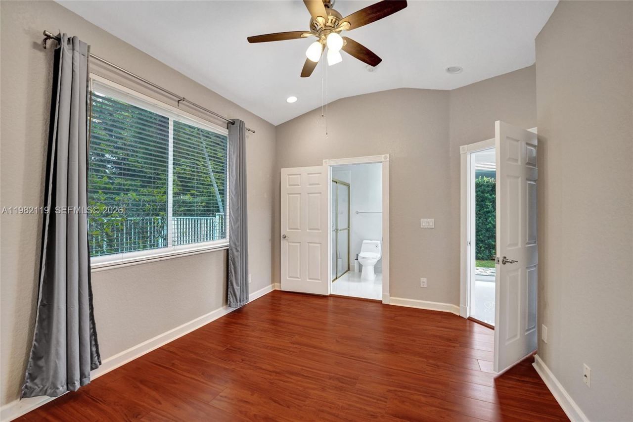 8006 N Savannah Cir, Davie, FL 33328 Photo