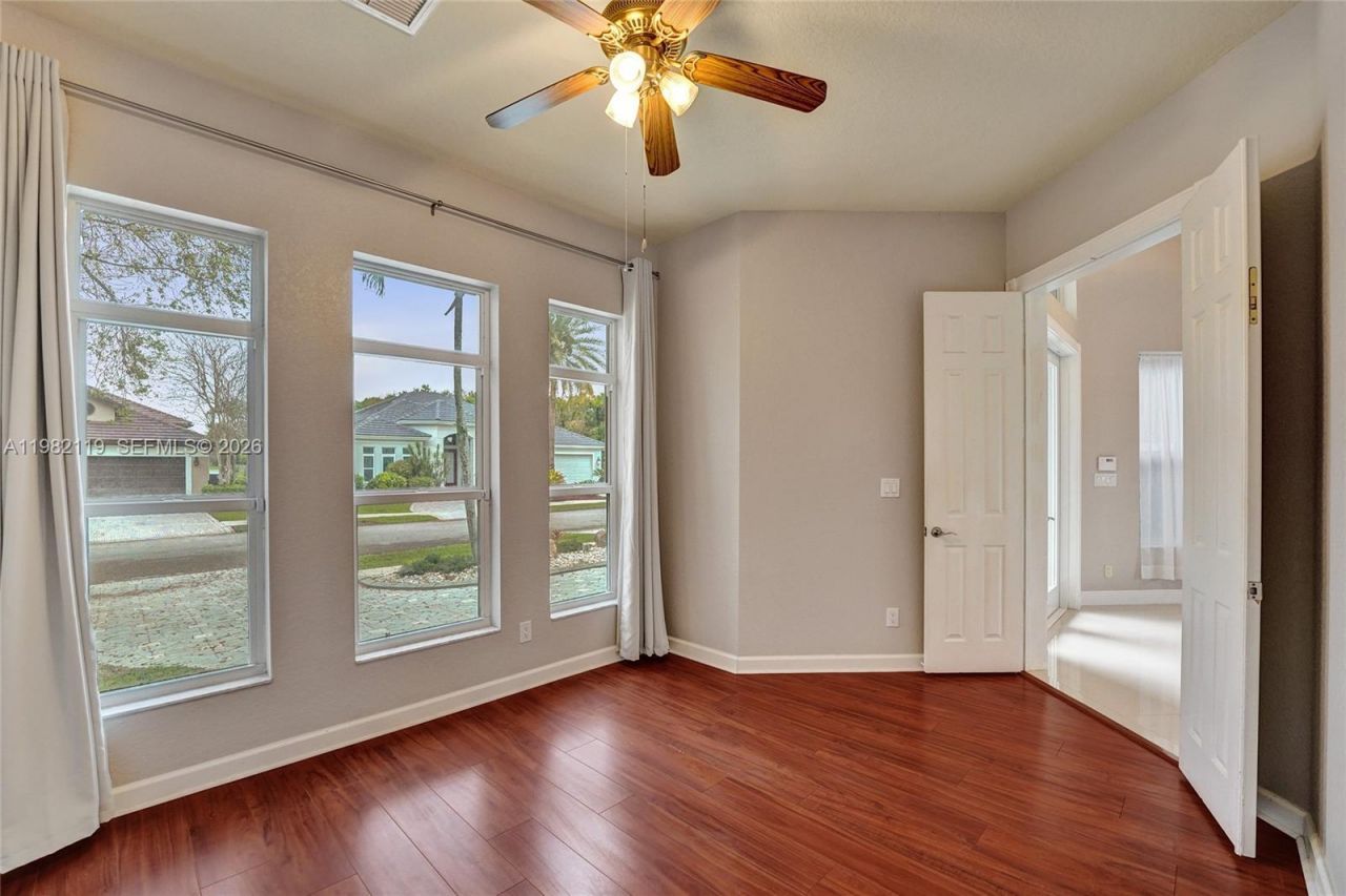 8006 N Savannah Cir, Davie, FL 33328 Photo