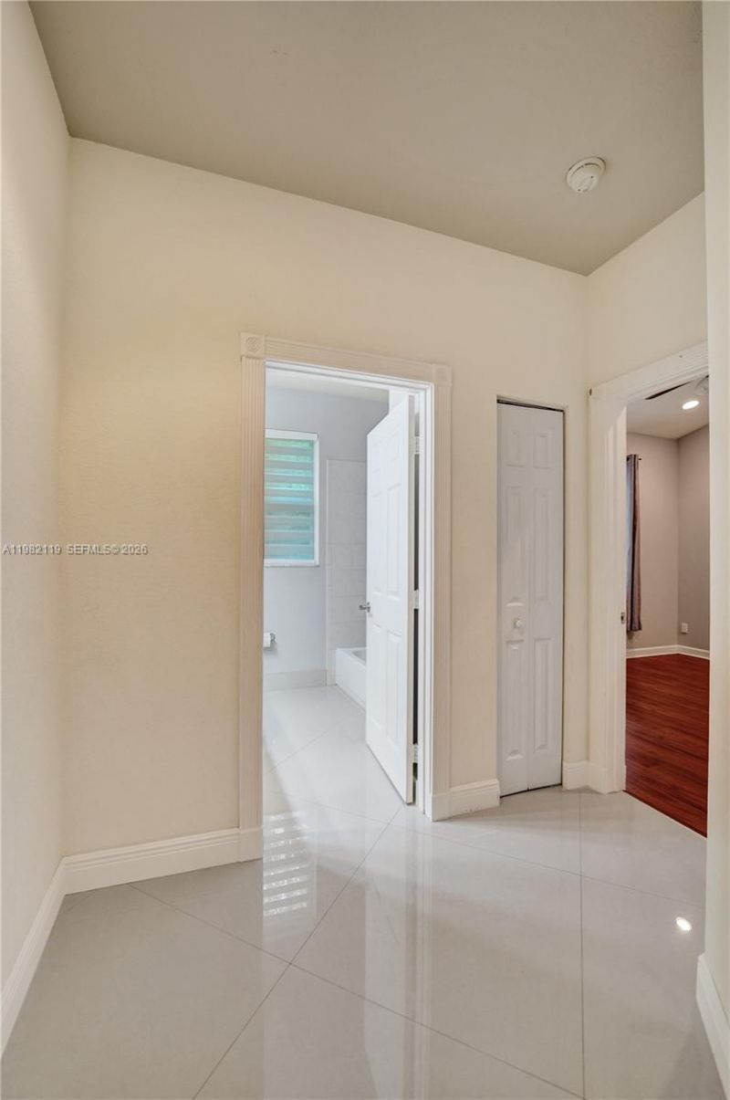 8006 N Savannah Cir, Davie, FL 33328 Photo