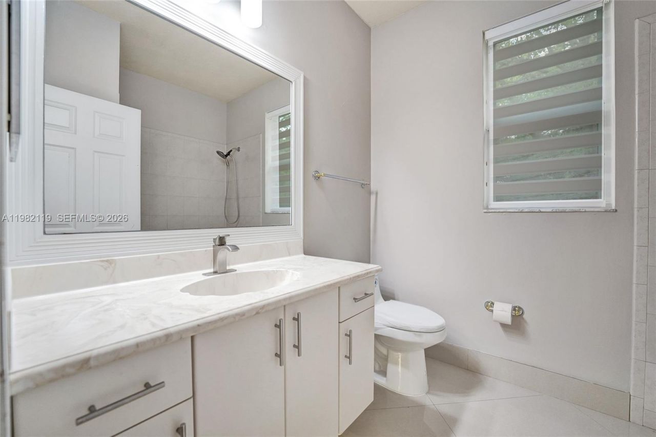 8006 N Savannah Cir, Davie, FL 33328 Photo