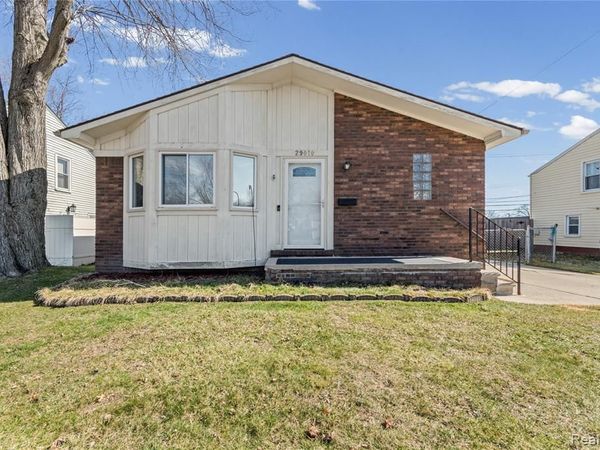 29010 Taylor Street, St. Clair Shores, MI 48081