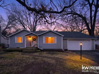 5658 Crescent Road, Waterford Twp, MI 48327